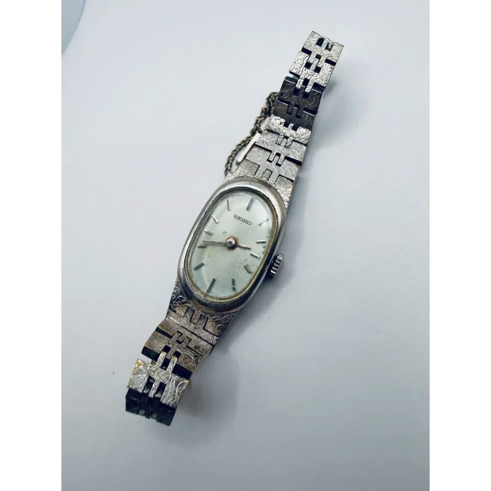 Vtg Seiko 11-8309 Mechanical Wind Silvertone Womens Watch